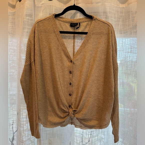 Urban outfitters tie knot waffle knit blouse V neck with tortoise buttons. - Picture 9 of 12